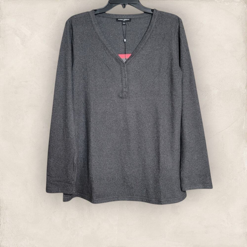 Mario Serrani Long Sleeve V-Neckline Grey Top Size Medium